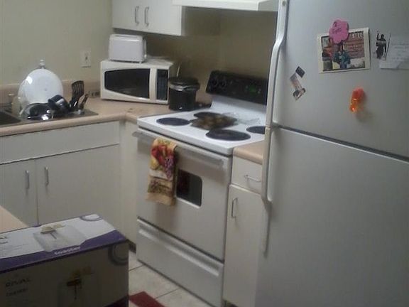 3rd image of 1434 Hudson St APT 1 & Apt 2 2