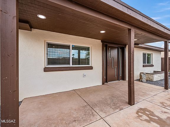 3rd image of 3150 E Bermuda St