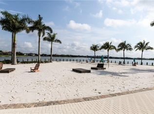 14827 Edgewater Cir, Naples, FL 34114