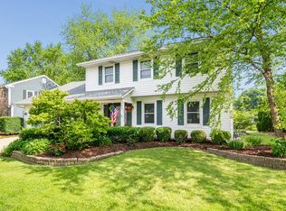 195 Cassin Rd, Naperville, IL 60565