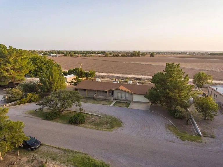 2555 San Andres Dr — Photo 3