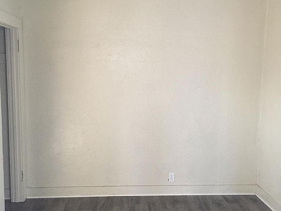 4th image of 965 1/2 White Knoll Dr