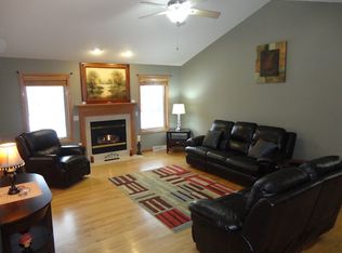 874 Duncannon Way, Sun Prairie, WI 53590