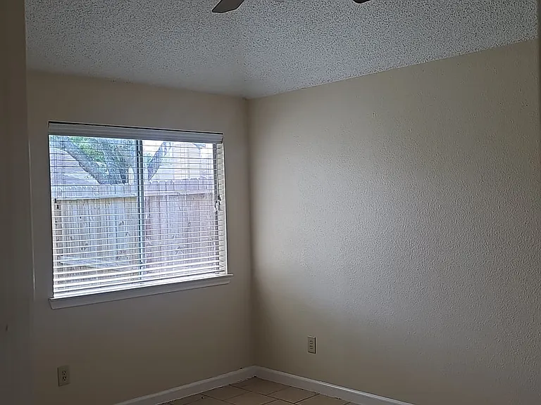 11614 Gullwood Dr — Photo 15