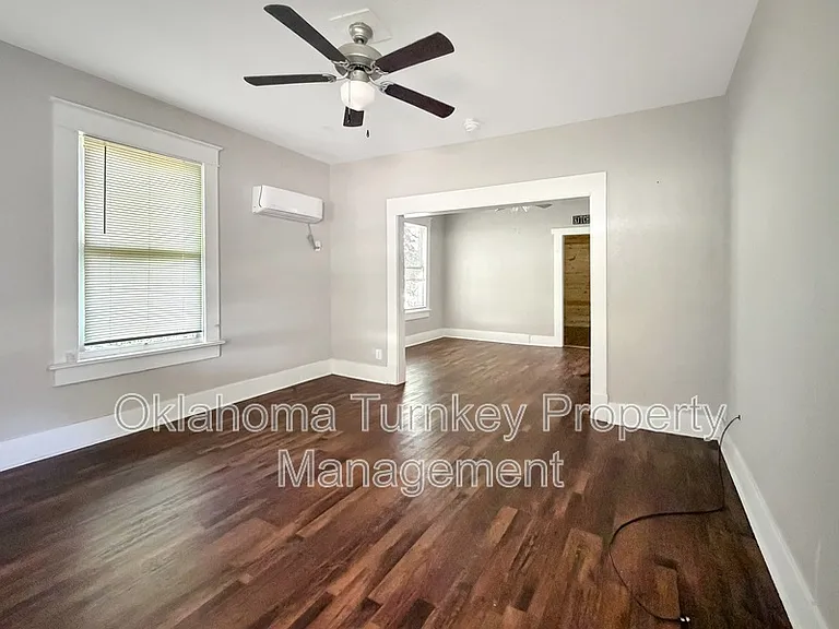 118 N Taft Ave — Photo 3