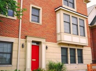 20068 Chagrin Blvd, Cleveland, OH 44122
