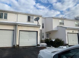 8284 Trevi Ln, Clay, NY 13041