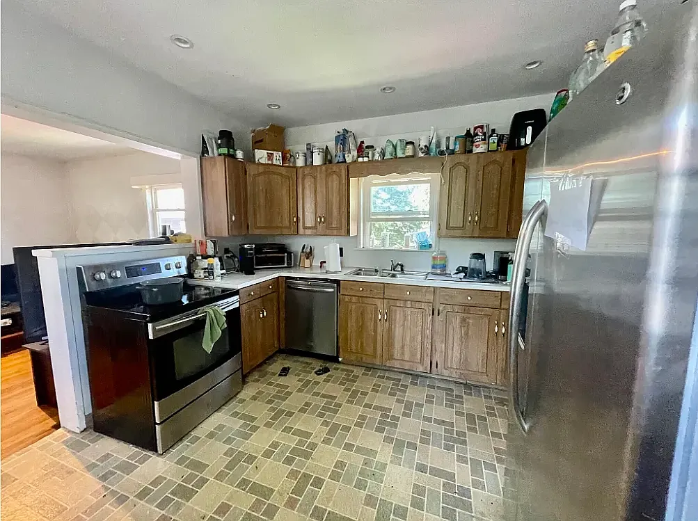 5 bed, 3000 sqft, $7,200 — Photo 4