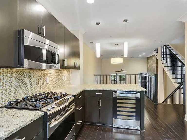 255 Southerland Ter NE #104 — Photo 10