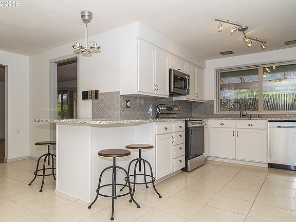 3rd image of 12118 SE McGillivray Blvd