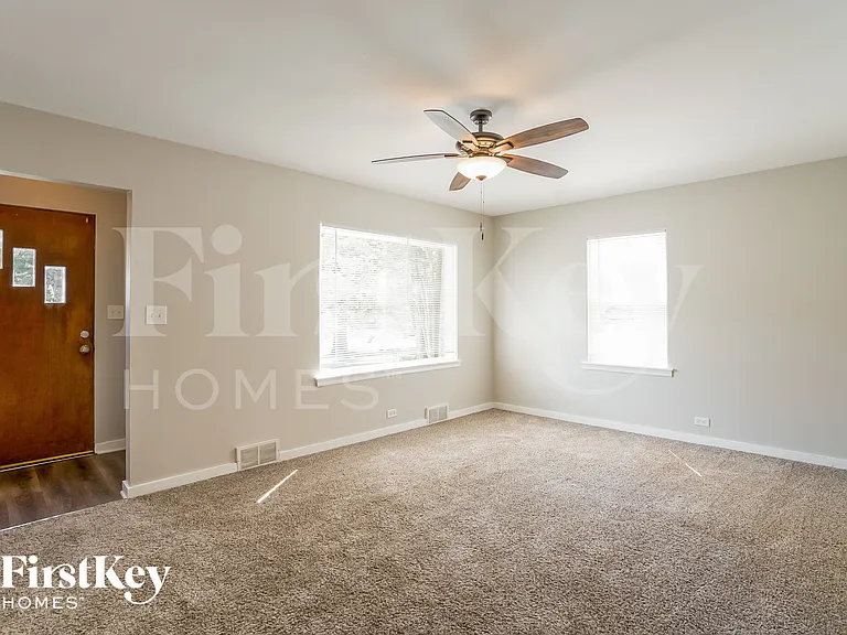 1026 Muirfield Ave — Photo 3