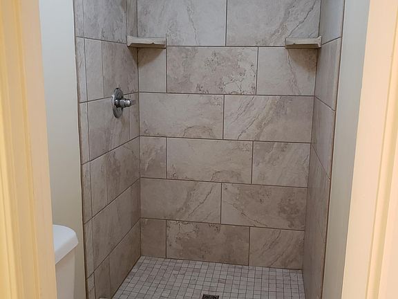 4th image of 1207 Aldridge Dr SE