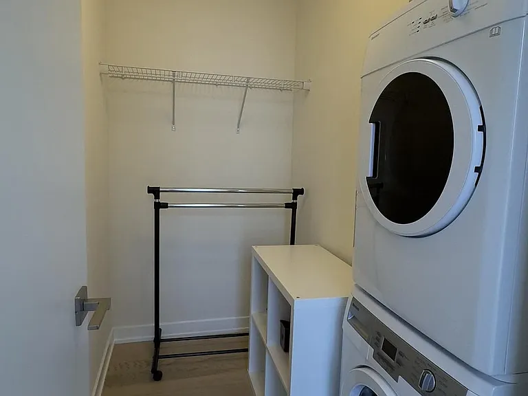 17 Dundonald St #1704 — Photo 10