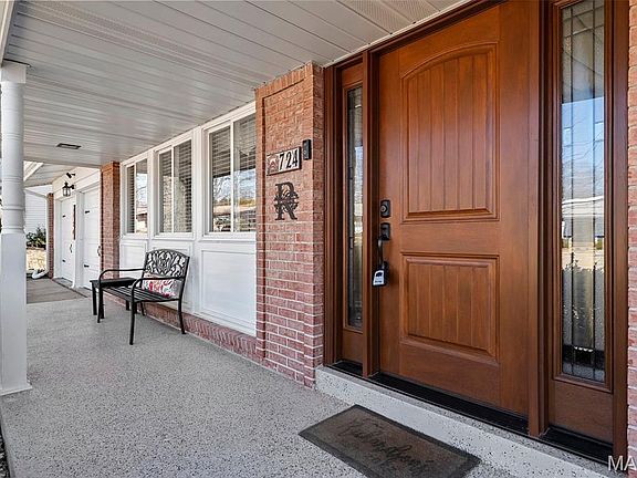 4th image of 724 Bergerac Dr