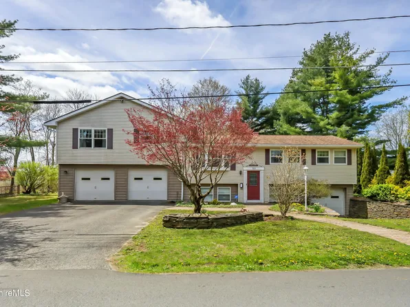 50 Longview Ter, Pittsfield, MA 01201