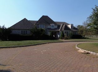 126 Bridgepoint Rd, Belle Mead, NJ 08502