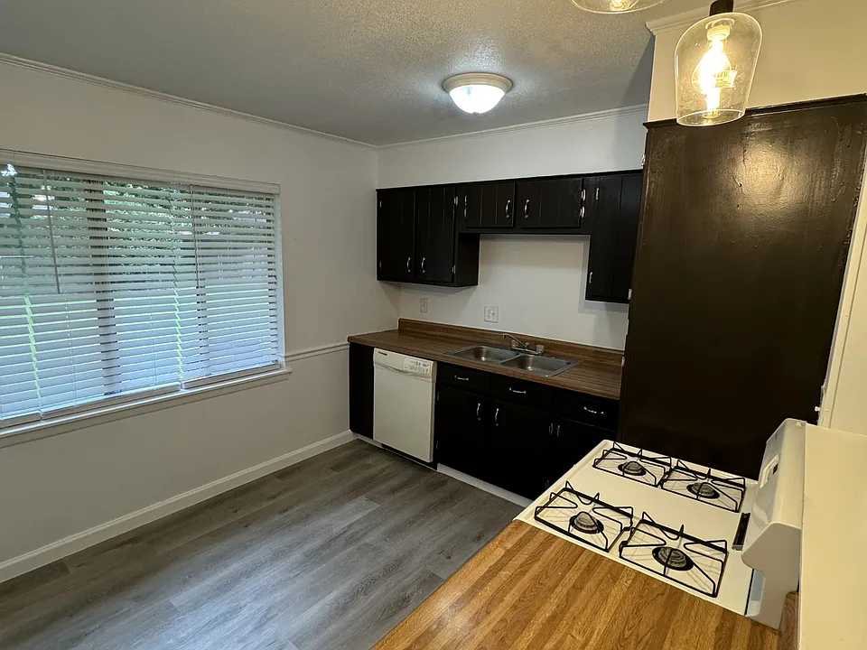 7005 Denver Dr
