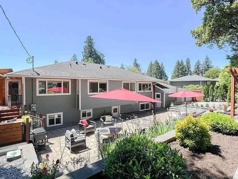 1395 Palmerston Ave #MAIN LEVEL — Photo 1
