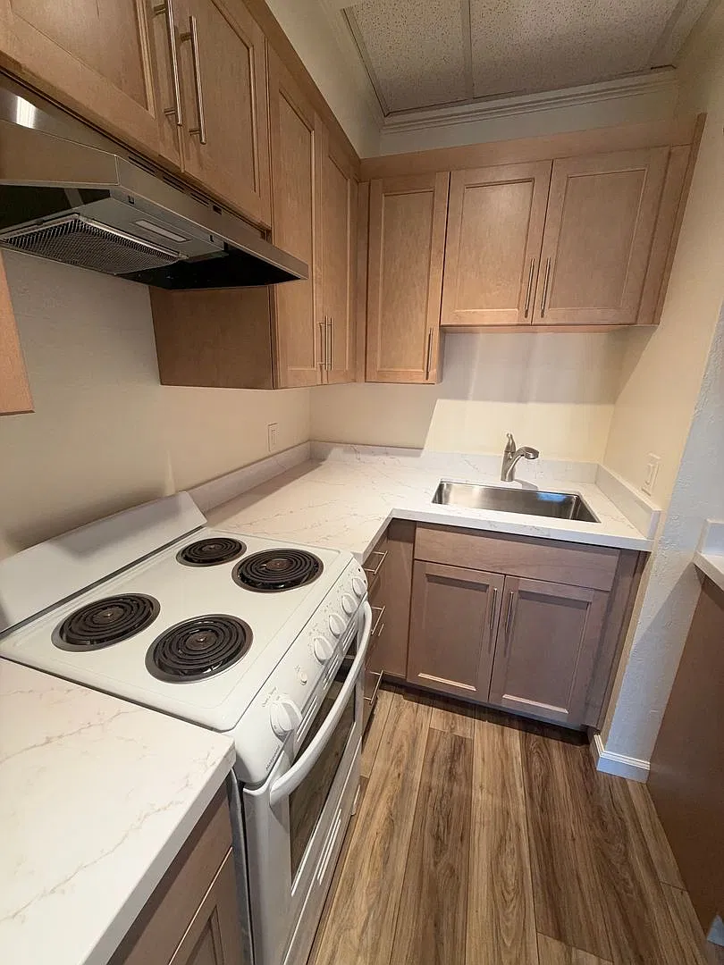 229 1st Street Unit 2-Newly Updated Studio — Photo 1
