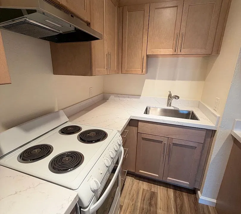 229 1st St