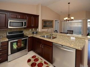 11816 NW 13th St, Pembroke Pines, FL 33026