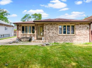 1048 Prairie Ave, Des Plaines, IL 60016