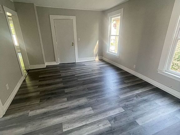 5th image of 734 Orchard St