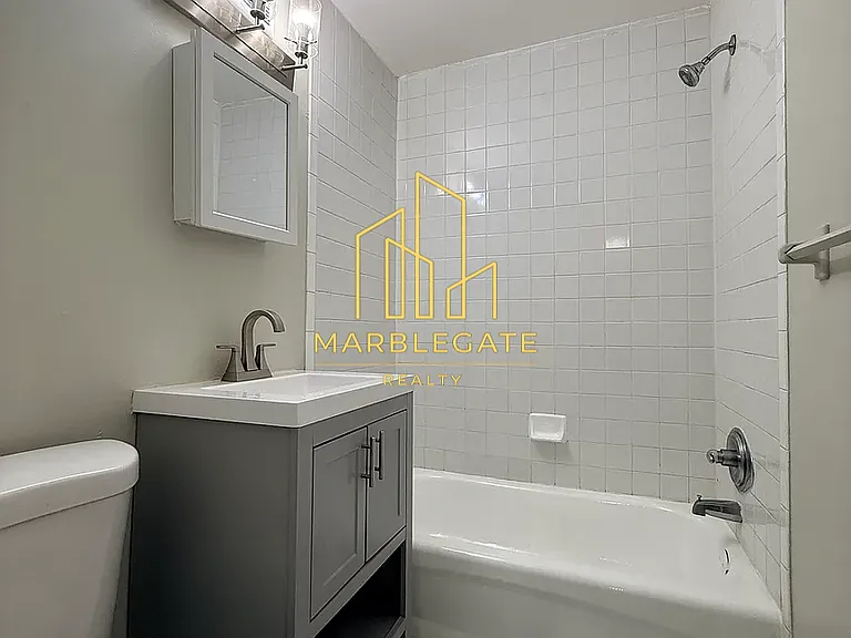 809 Summer Ave #22 — Photo 9