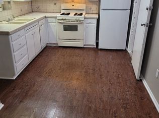 2713 N Nottingham Way, Moore, OK 73160