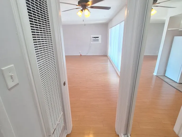 428 S Sherbourne Dr #5 — Photo 7