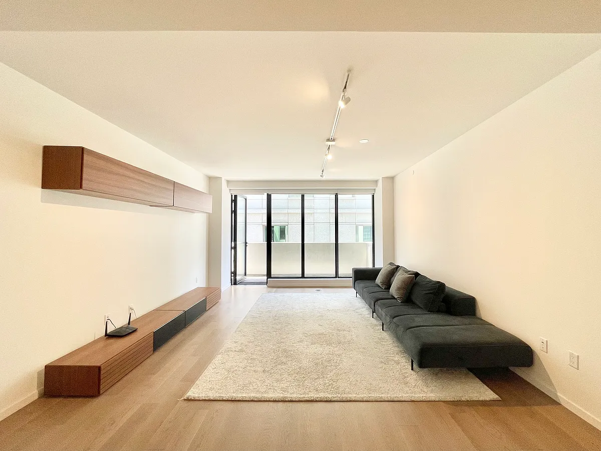 Virtual furniture - 555 Golden Gate Ave #506