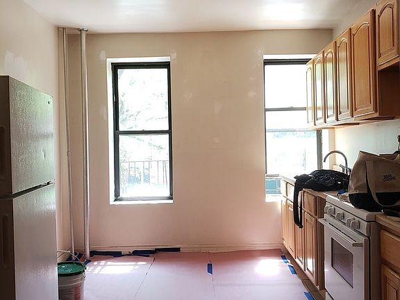 4th image of 481 Fort Washington Ave APT 29