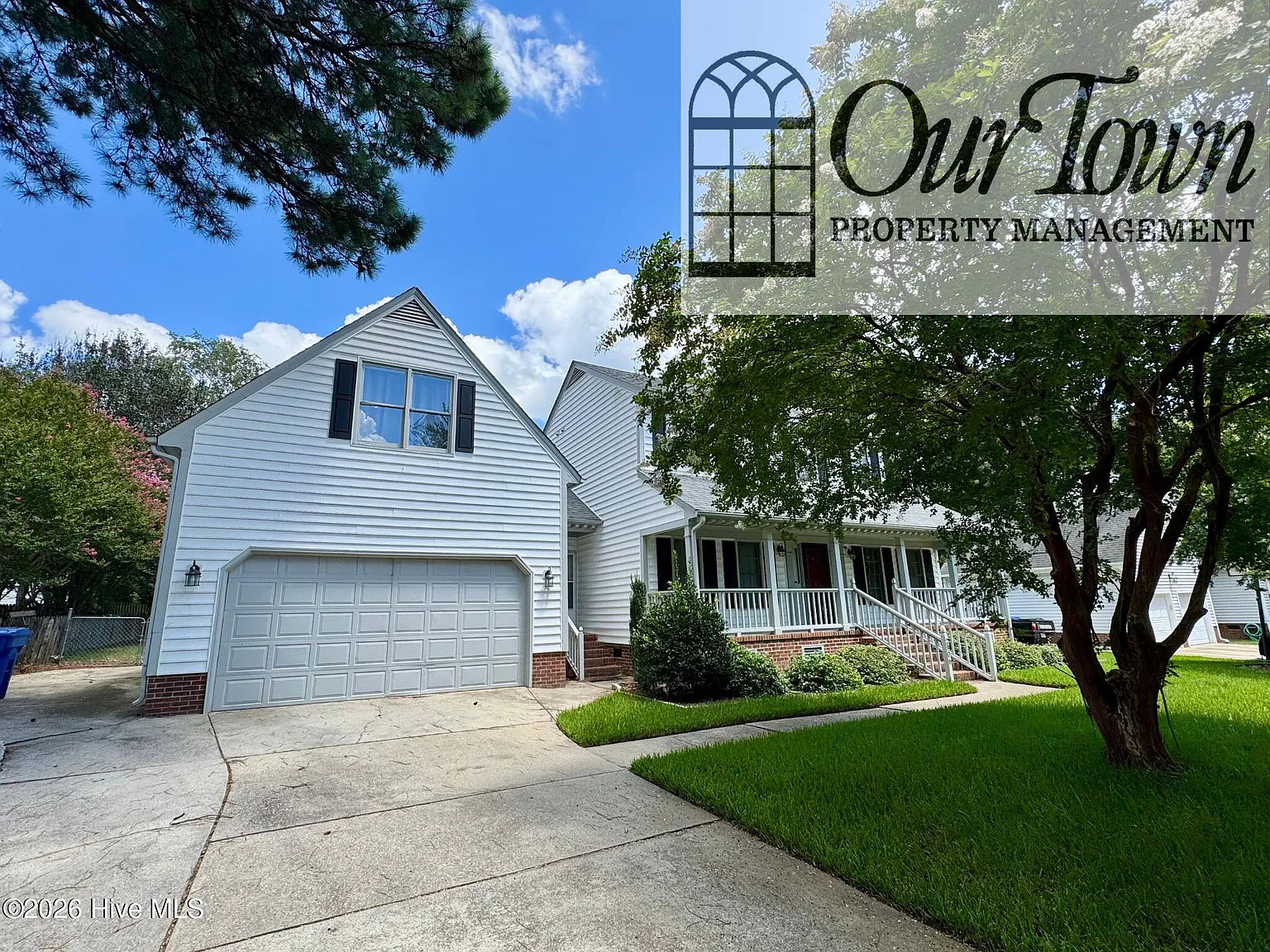 3 bed, 2.5 bath, 2165 sqft, $2,000 — Photo 2