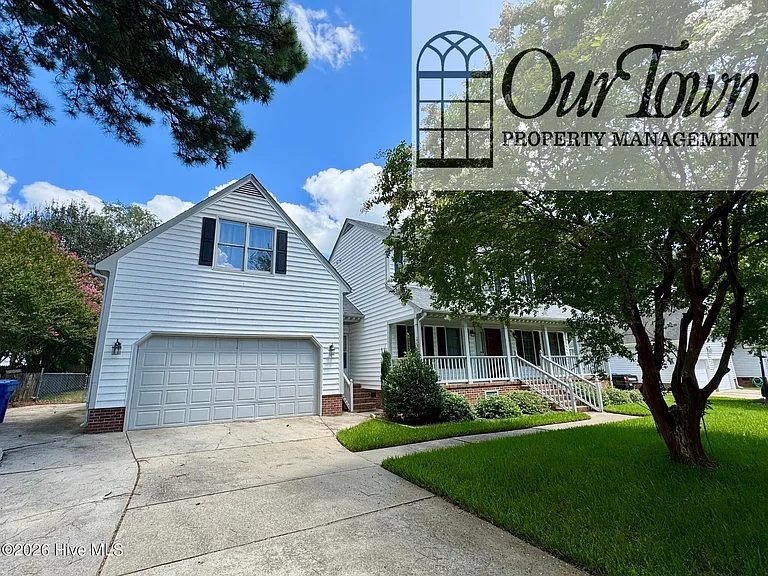 2906 Brentwood Dr N — Photo 2