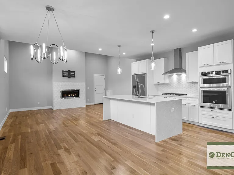 1317 Wolff St — Photo 6
