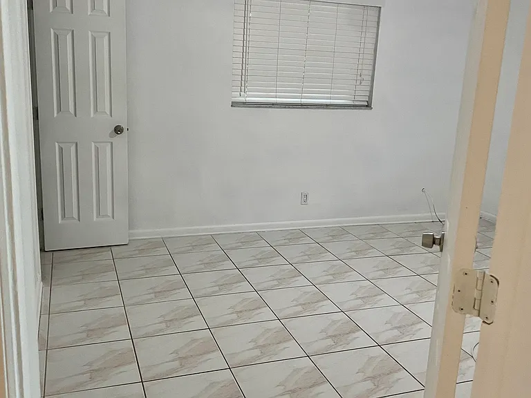 635 Casper Ave — Photo 11