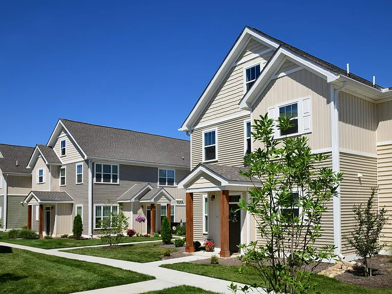 Hickory Cottages Apartment Homes — Photo 44