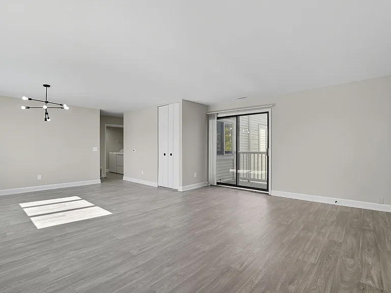 Candlelite Apartments — Photo 6