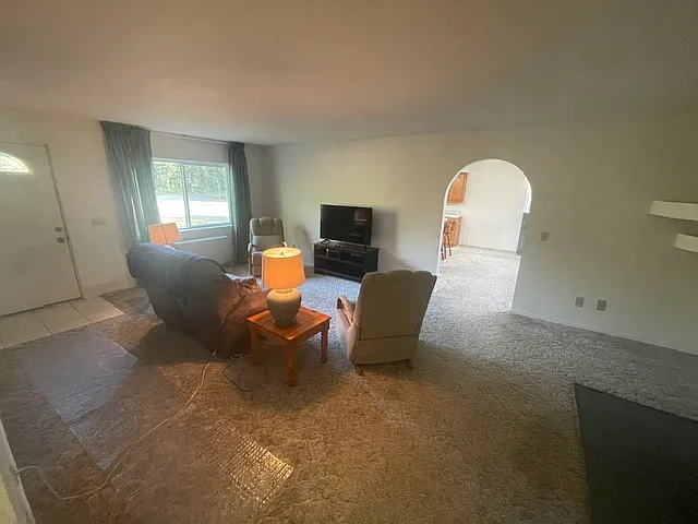 2 bed, 1600 sqft, $2,115 — Photo 4