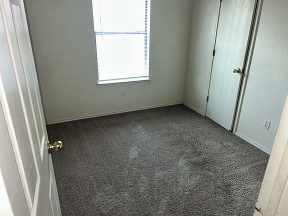 5th image of 2810 Alma Dr #A-b