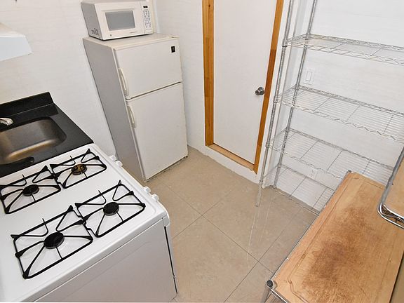 3rd image of 536 E 14th St #2