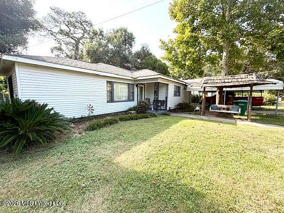 2nd image of 2524 Kelly Ave