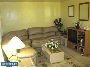 89 Rockland Dr, Willingboro, NJ 08046