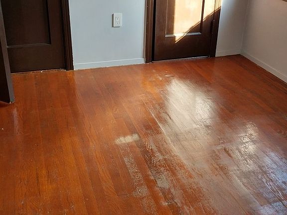 4th image of 3057 34th St APT 3F