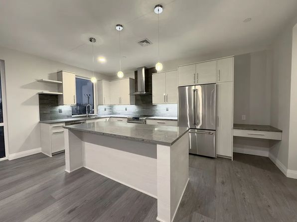 101 Searing Ave #512