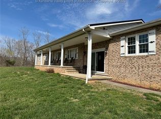220 Pinto Ln, Kenova, WV 25530