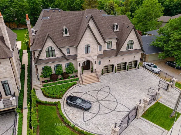 29 Denham Dr, Richmond Hill, ON L4C 6H6
