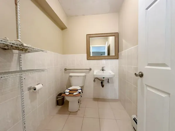 143-22 Beech Avenue image 5 of 20