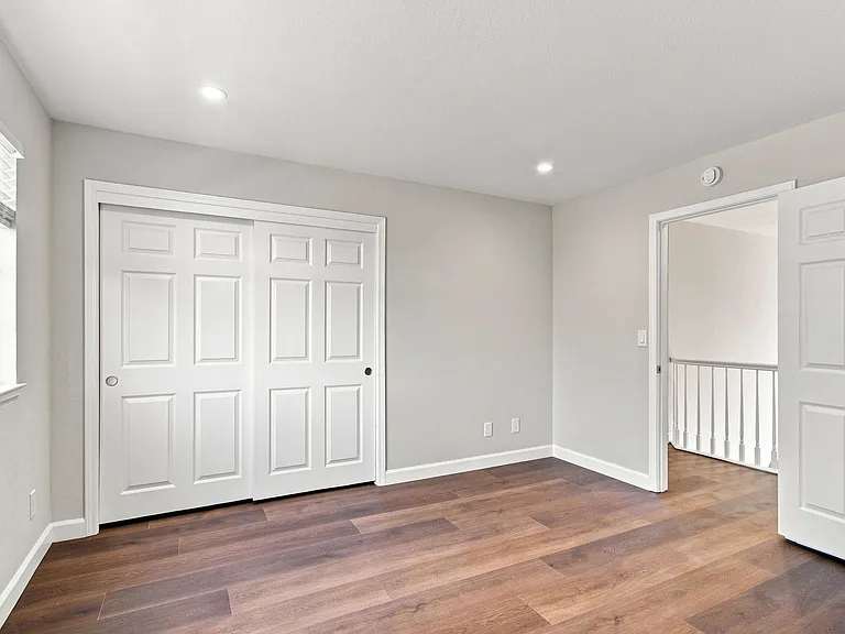 749 Glenborough Dr — Photo 14