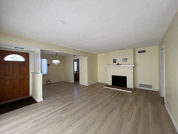 4th image of 10233 Randwick Dr